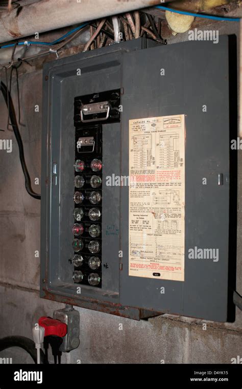 old fuse boxes in homes